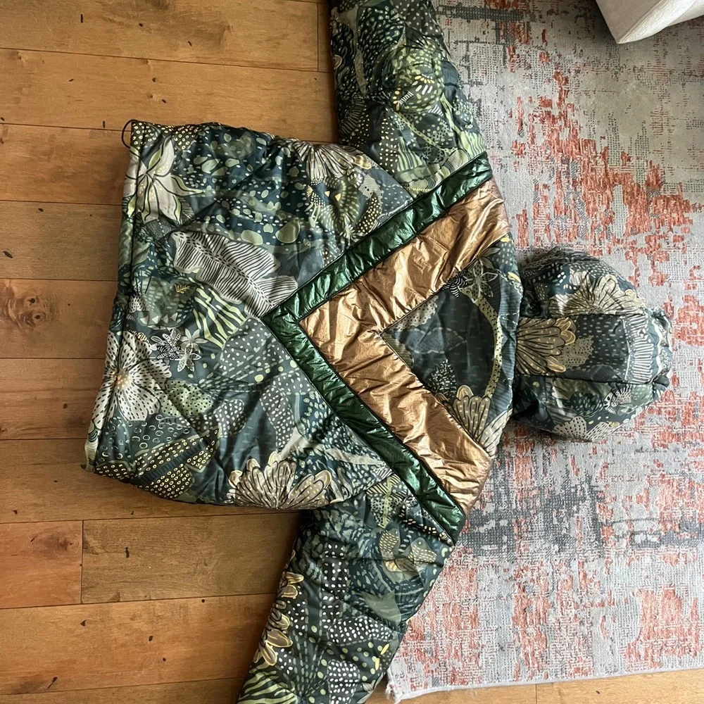 FARM Rio Green Leopard Reversible Puffer Jacket - Picture 4 of 5